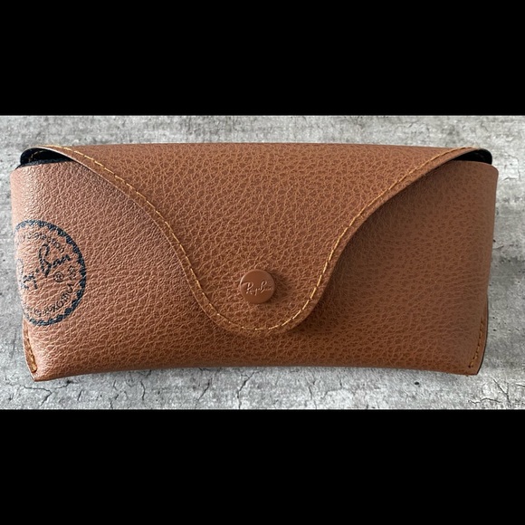 Like new, Ray-Ban “Clubman” sunglasses with case.  Only worn a few times. - Picture 4 of 4